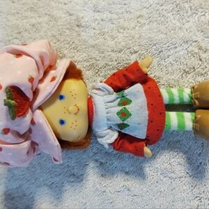 1980s Strawberry Shortcake Doll in Pristine Condition LA charming vintage 1980